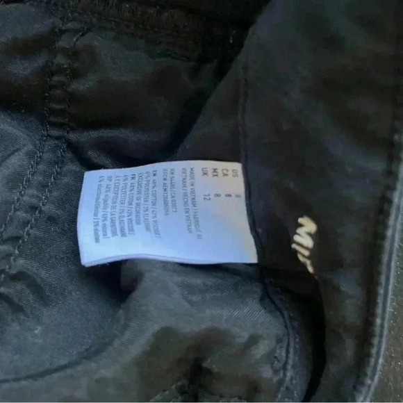 American Eagle Shorts - Size 8 - Picture 2 of 5